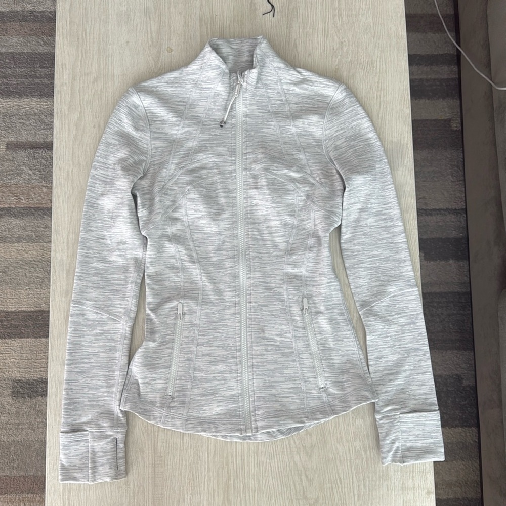 Lululemon jacket size 4